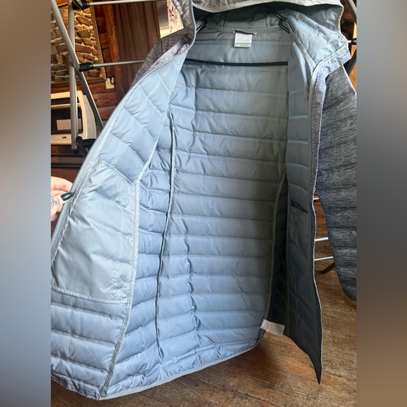 Women’s Columbia Puffer Jacket NWOT - Picture 3 of 4